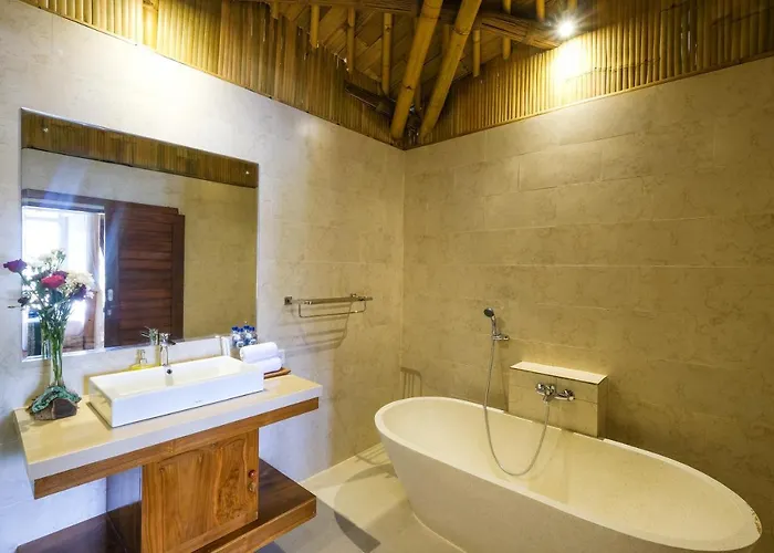 Golden Bamboo Villa *